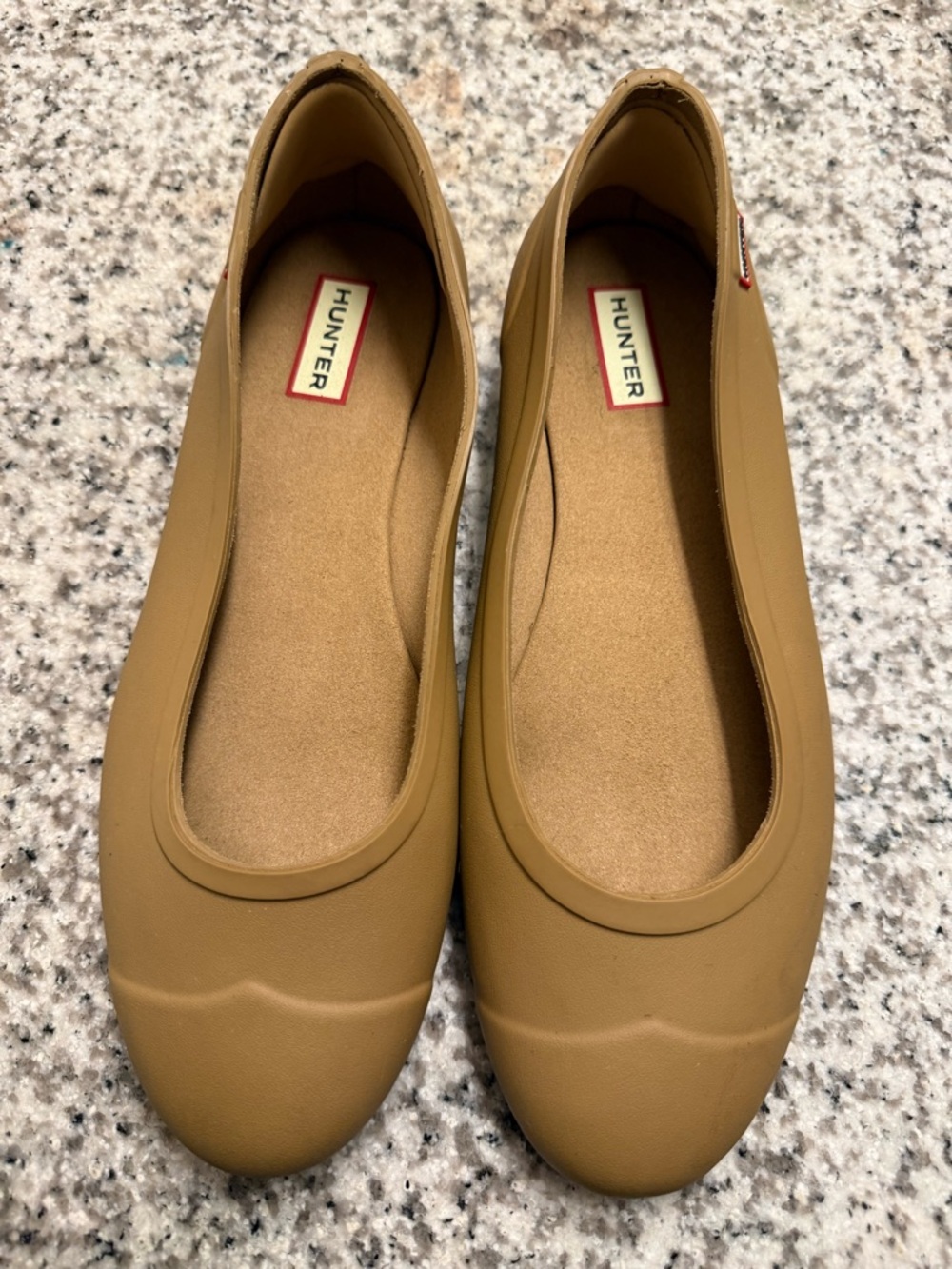 Hunter Women’s Tan Rubber Ballet Flats size 40 us 9